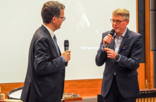 Dr. Hans Geesmann (Präsident RC München-International) im Gespräch mit Dr. Daniele Schiuma (Stiftungsratsvorsitzender der OLS)